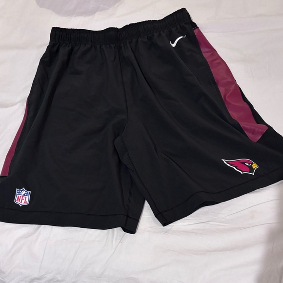 Arizona Cardinals black shorts - Picture 1 of 2
